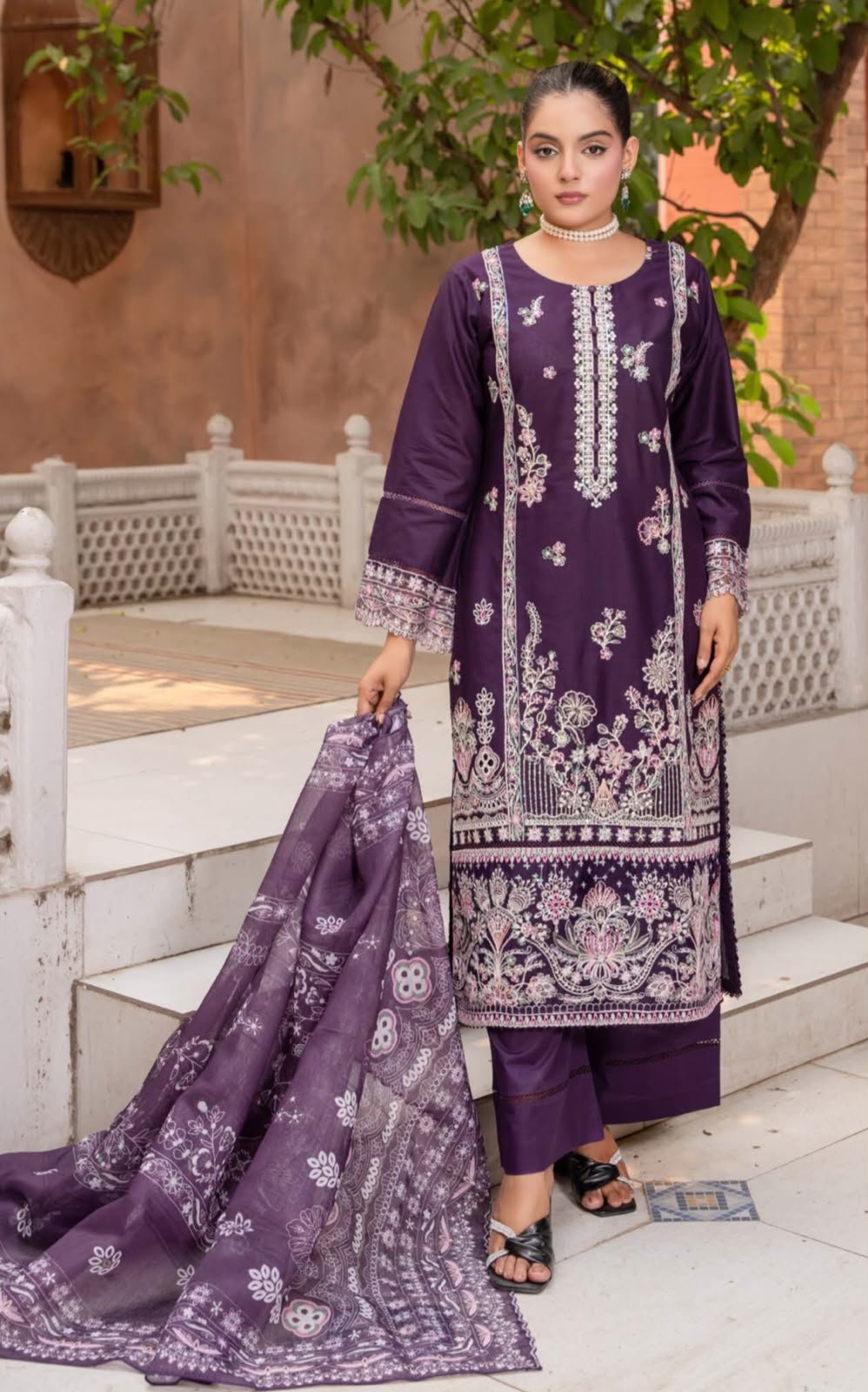 3 Piece - Embroidered Lawn Suit - 15