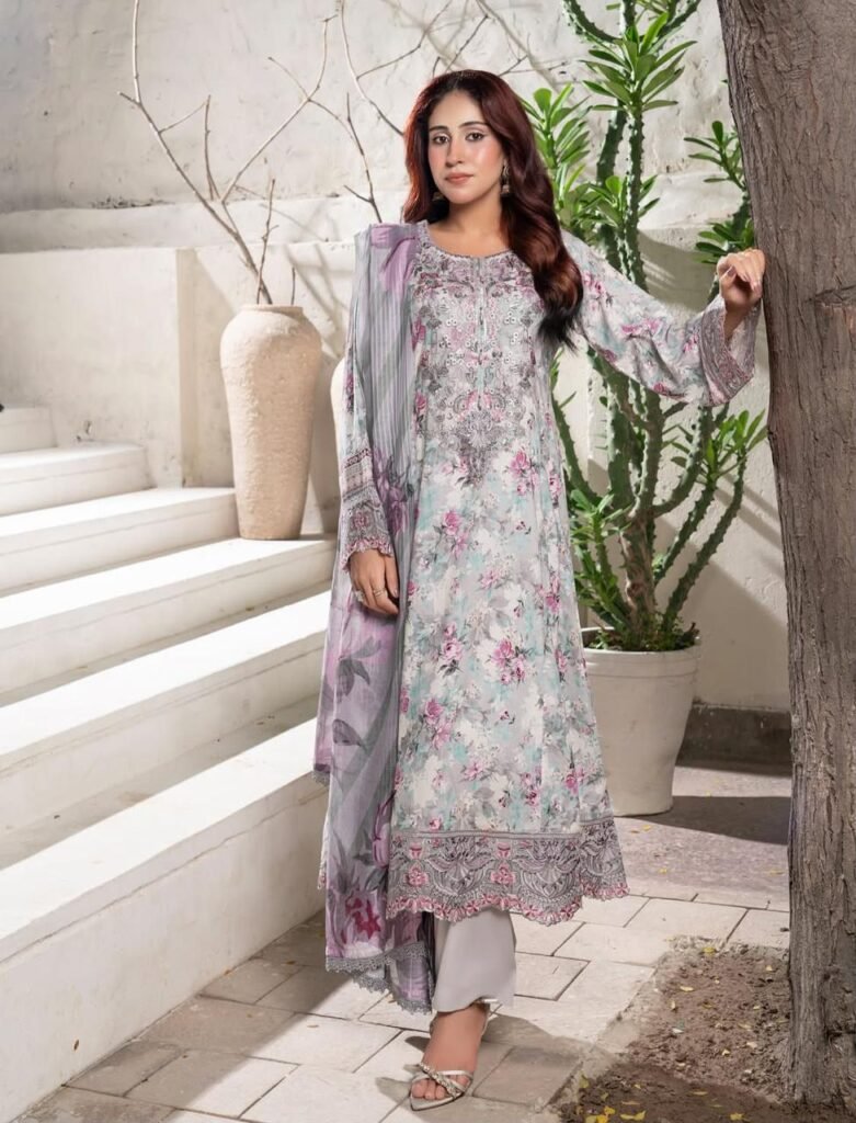 3 Piece – Embroidered Lawn Suit – 07