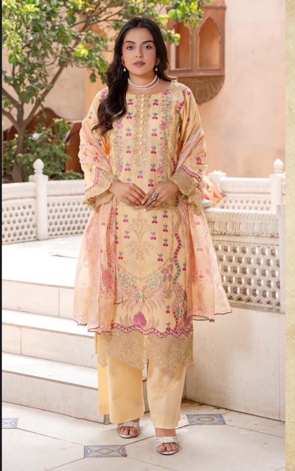 3 Piece - Embroidered Lawn Suit - 18